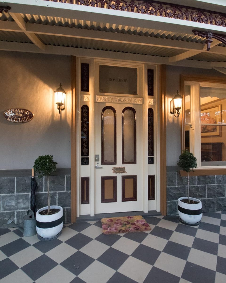 Facade/entrance