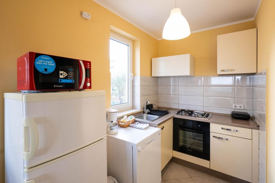 dishwasher, microwave, oven, toaster