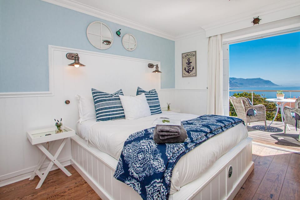 Bed, Natural landscape, View (from property/room), Bedroom, Mountain view, Sea view