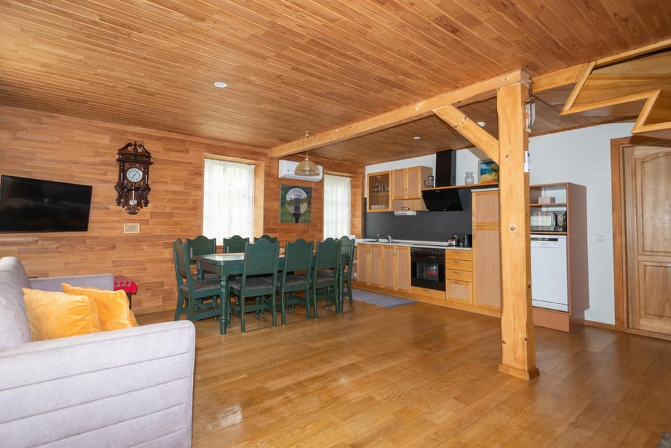 Apartamentas ''Jūratė'' 6-8 asmenims su sauna, privačiu kiemeliu prie jachtklubo. Apartment in Klaipėda County, Lithuania