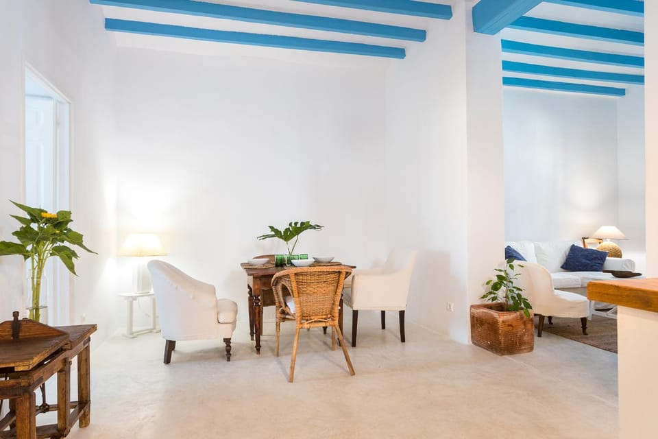 Living room, Photo of the whole room, Dining area