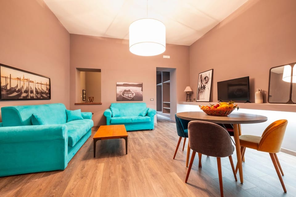 Living room, Dining area