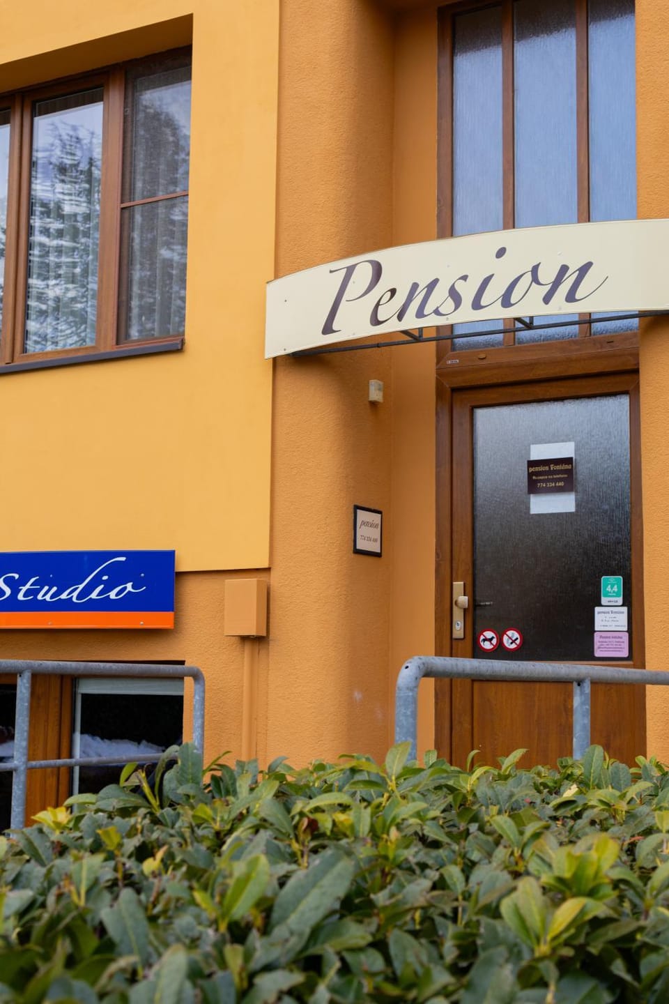 Facade/entrance