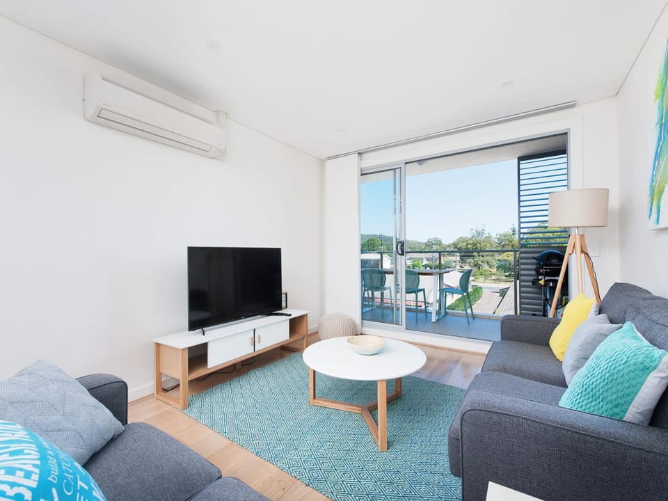 The Shoal Apartments, Unit 202/4-8 Bullecourt Street Apartment in Shoal Bay