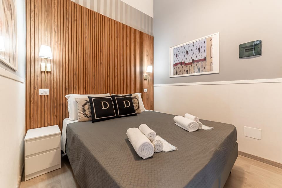 Bed, Photo of the whole room, Bedroom, towels, air conditioner