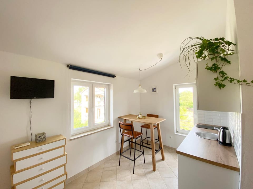 TV and multimedia, Dining area