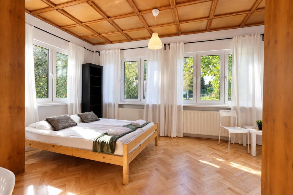 Bed, Living room, Photo of the whole room, Seating area, internet, towels