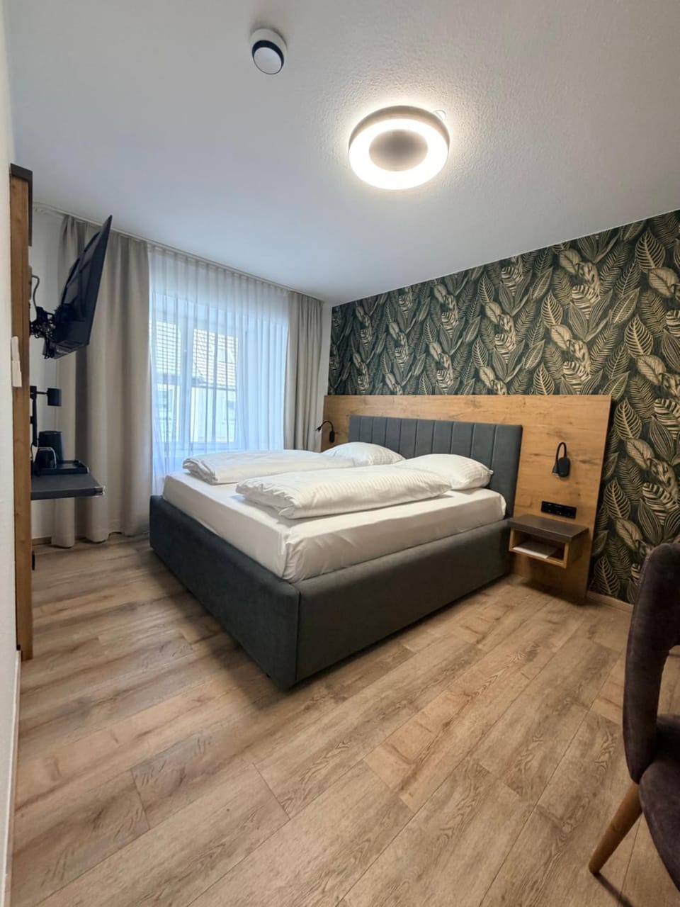 Bed, Photo of the whole room, Bedroom