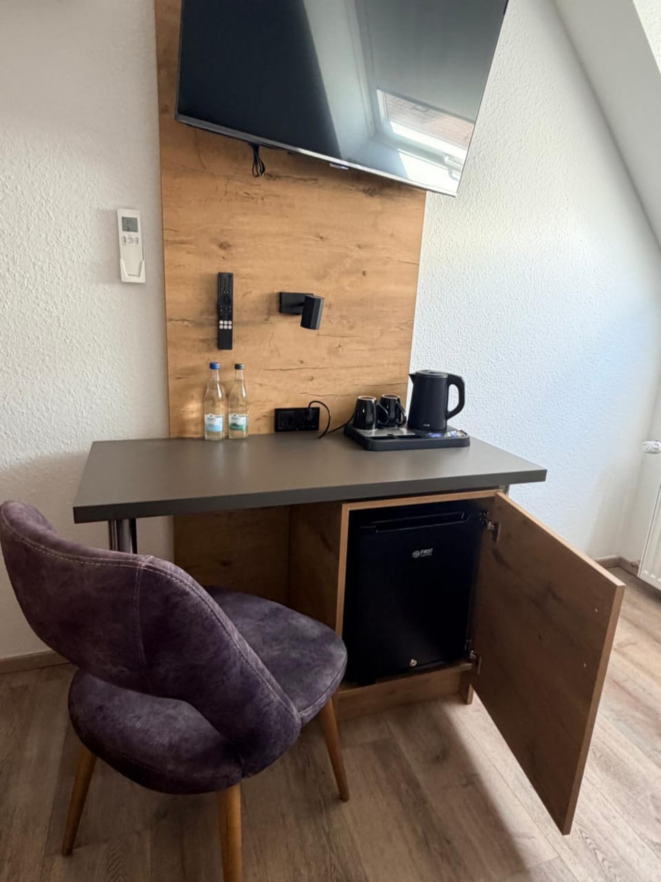 Coffee/tea facilities, minibar