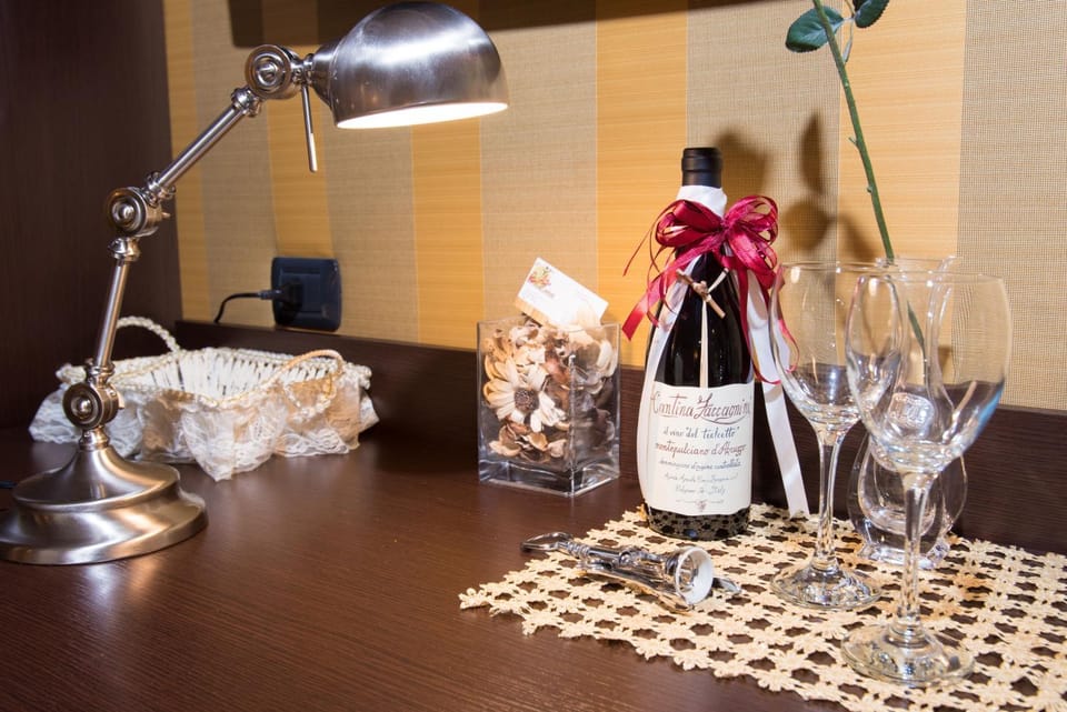 Decorative detail, Alcoholic drinks
