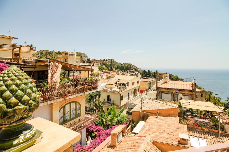 City view, Sea view