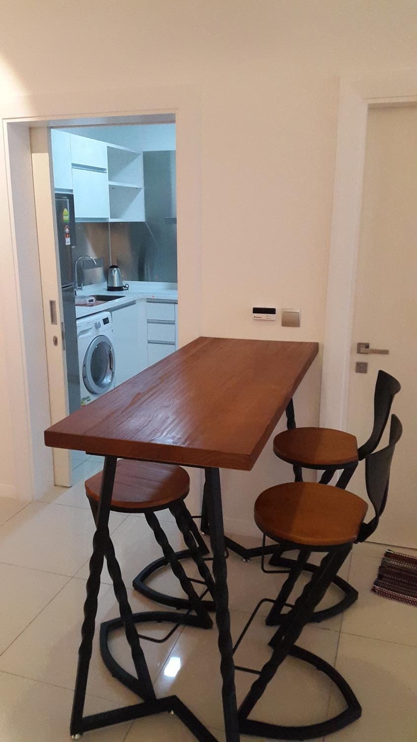 Kitchen or kitchenette, Dining area, washing machine