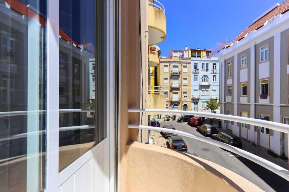 Neighbourhood, Street view