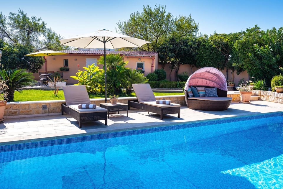 Garden, Swimming pool, Swimming pool