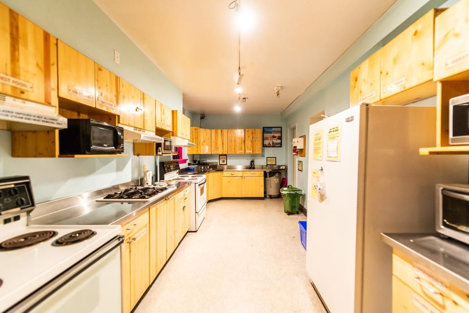 Communal kitchen, Area and facilities
