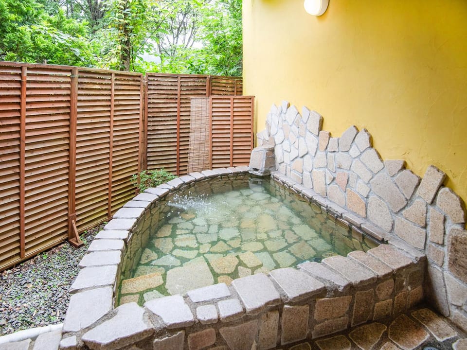 Open Air Bath, Open Air Bath