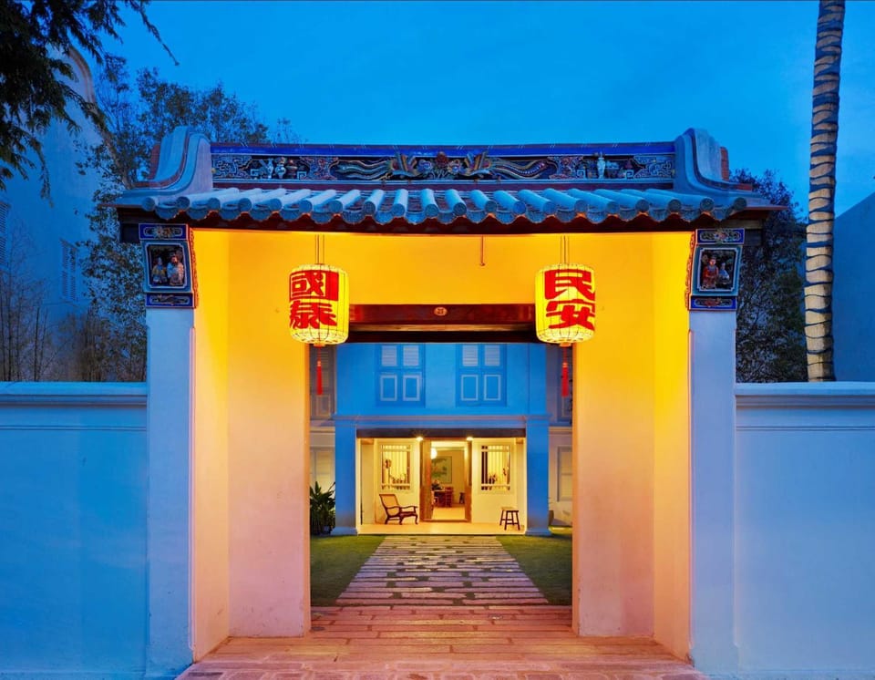 Facade/entrance
