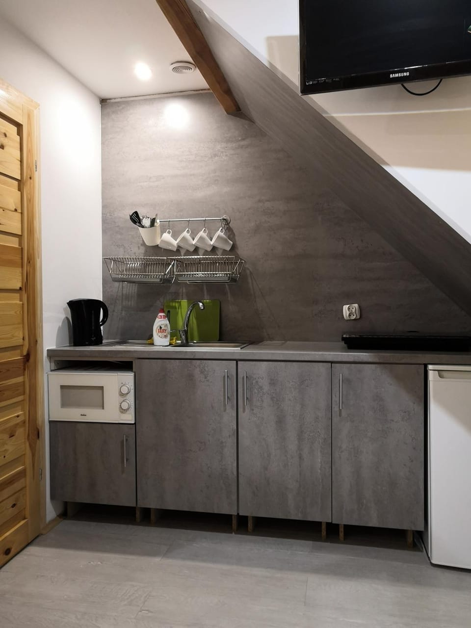 Kitchen or kitchenette