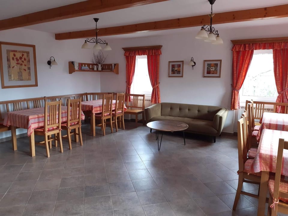 Communal lounge/ TV room, Seating area