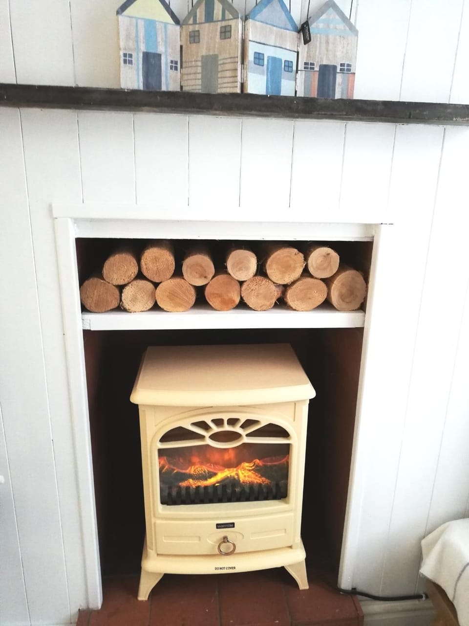 Uwch Menai House in Llanddaniel Fab