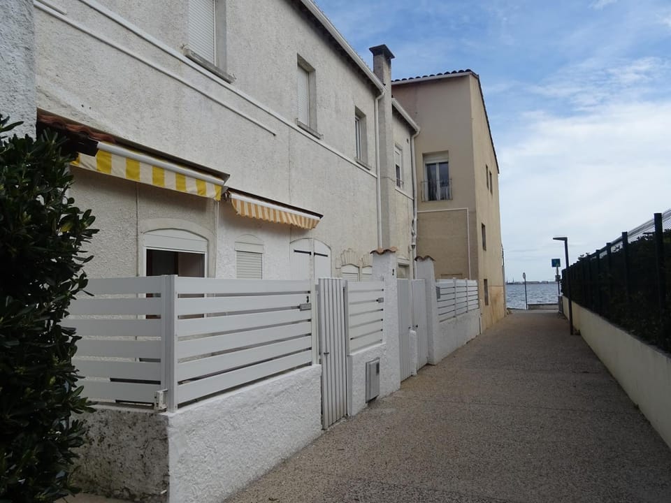 Property building, Beach