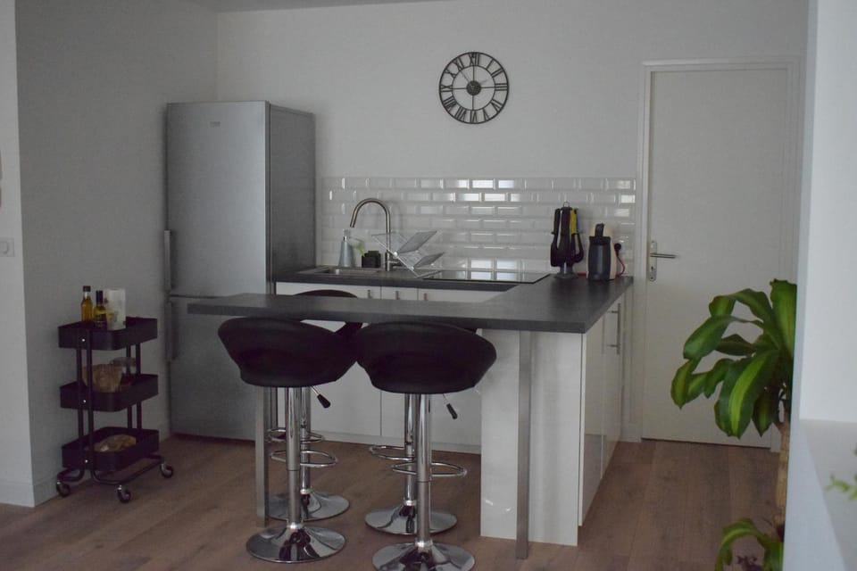 Coffee/tea facilities, Kitchen or kitchenette, Dining area