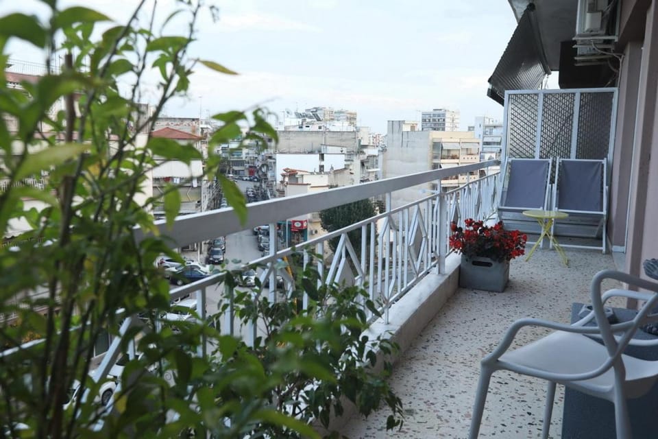 Leoforos 28is Oktovriou Apartment in Thessaloniki