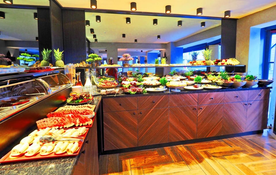 Food and drinks, Food, Breakfast, Continental breakfast, Buffet breakfast