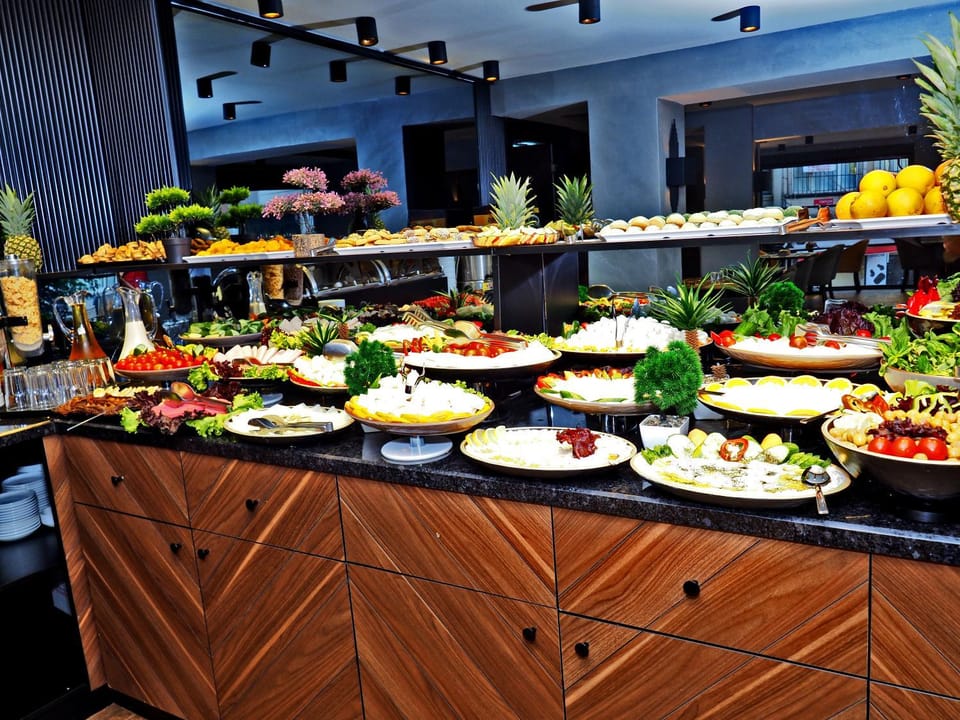 Food and drinks, Breakfast, Continental breakfast, Buffet breakfast