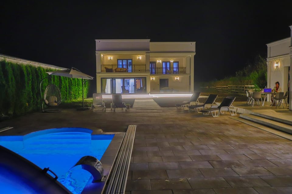 Property building, Swimming pool