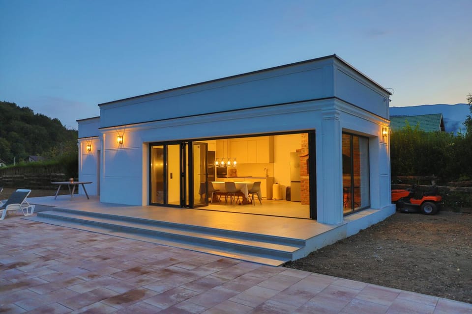 Lounge or bar, minibar