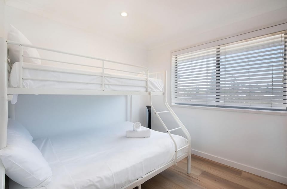 Edgewater 1- Ocean Views - Stone Real Estate Yamba Apartment in Yamba