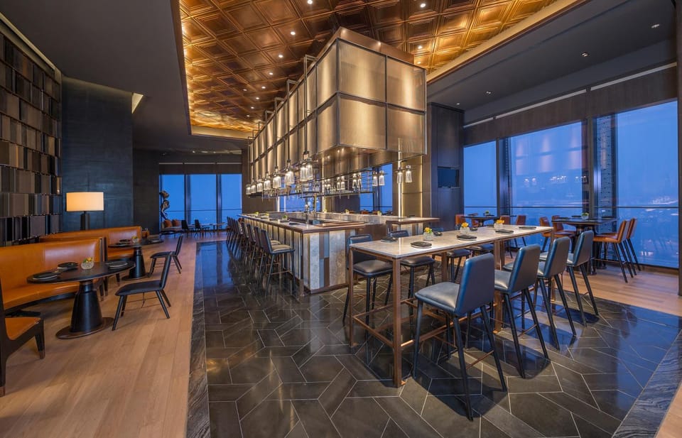 Restaurant/places to eat, Lounge or bar, Food and drinks