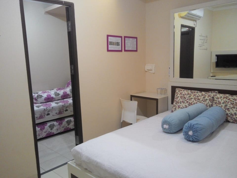 Kantos Guest House Bed and Breakfast in Jakarta