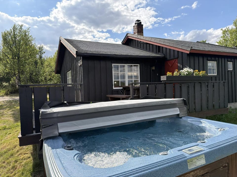 Property building, Facade/entrance, Hot Tub