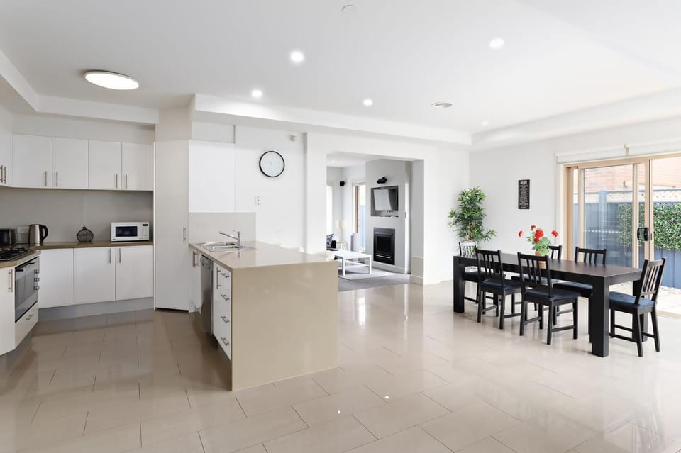 Boutique Stays - Mentone Abode House in Melbourne