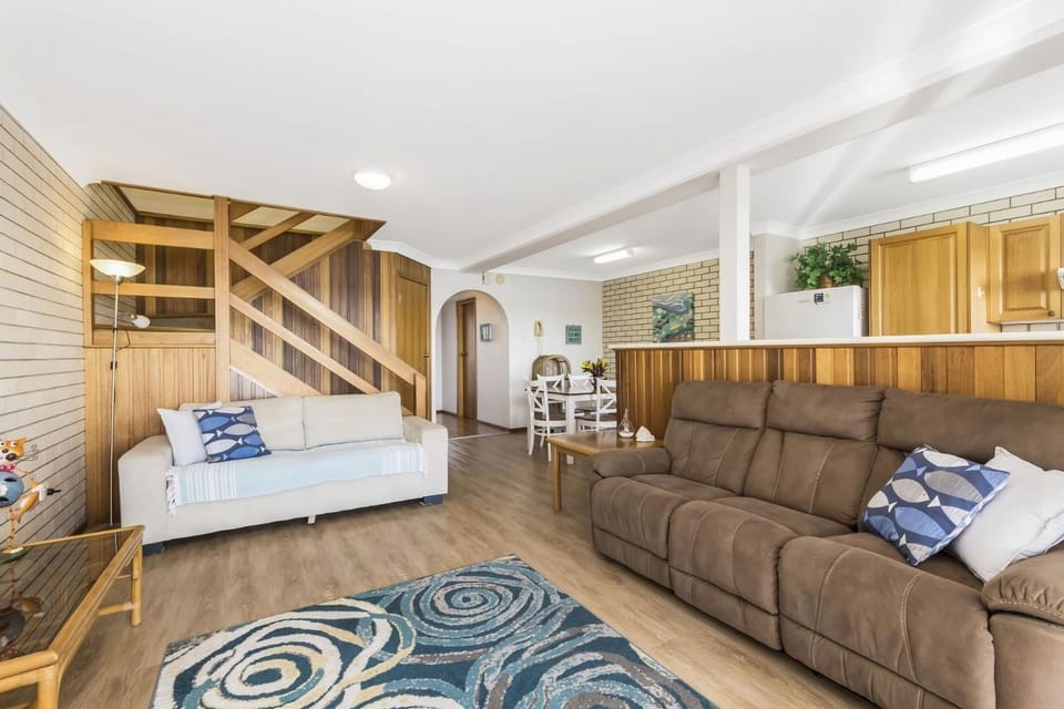 Peninsula Court 6 - River Front - Stone Real Estate Yamba Apartment in Yamba