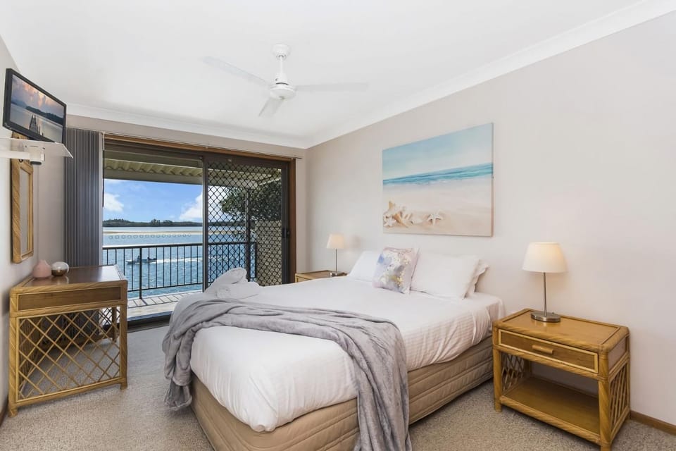 Peninsula Court 6 - River Front - Stone Real Estate Yamba Apartment in Yamba