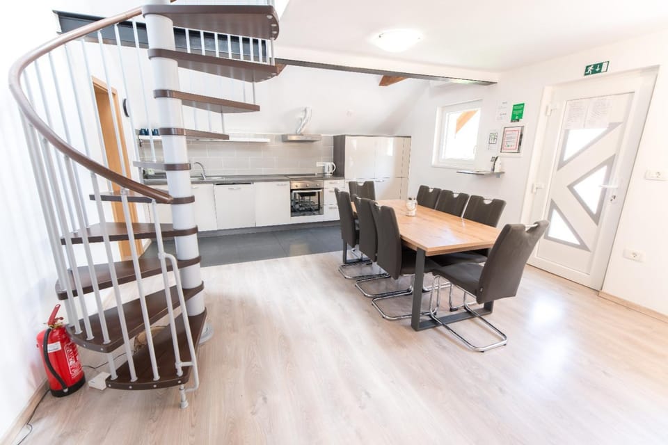 Kitchen or kitchenette, Living room, kitchen