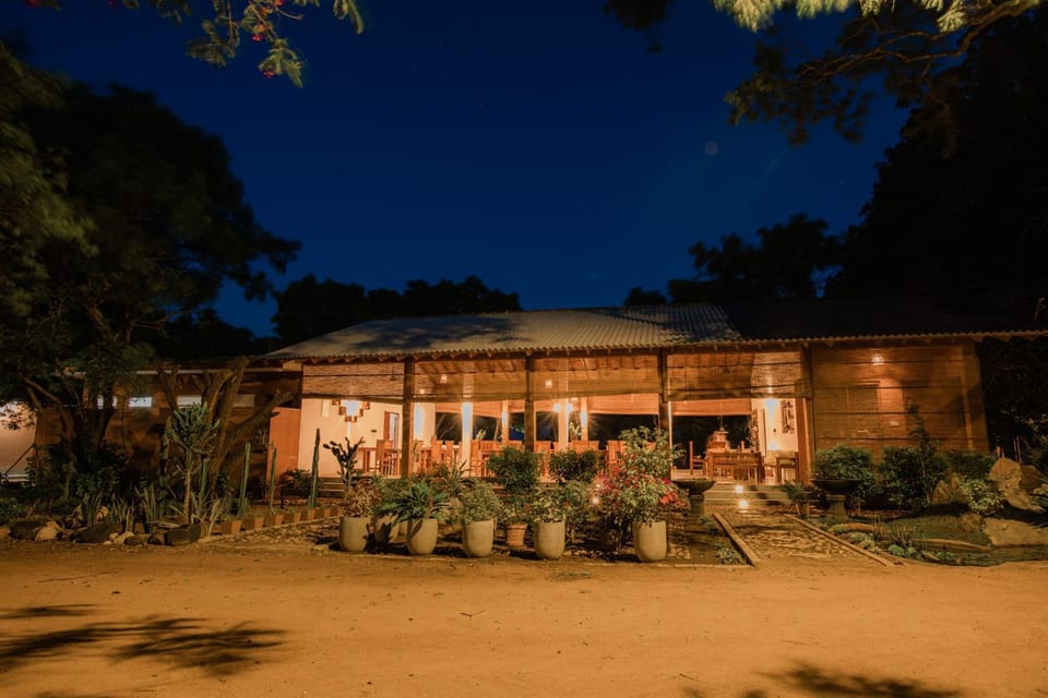 Property building, Restaurant/places to eat