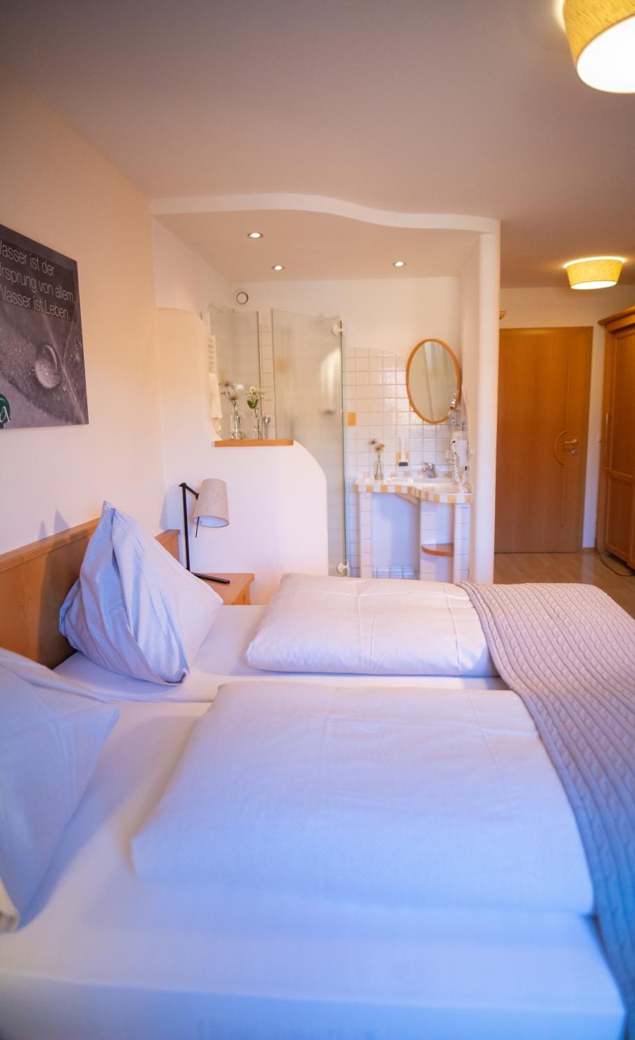 Bed, Bathroom, Photo of the whole room, Bedroom