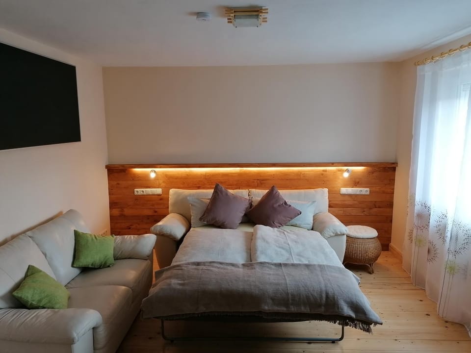 Living room, Photo of the whole room