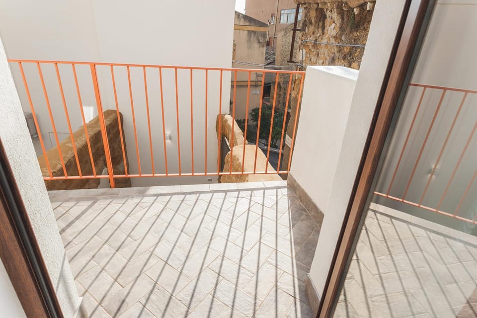 Property building, Balcony/Terrace