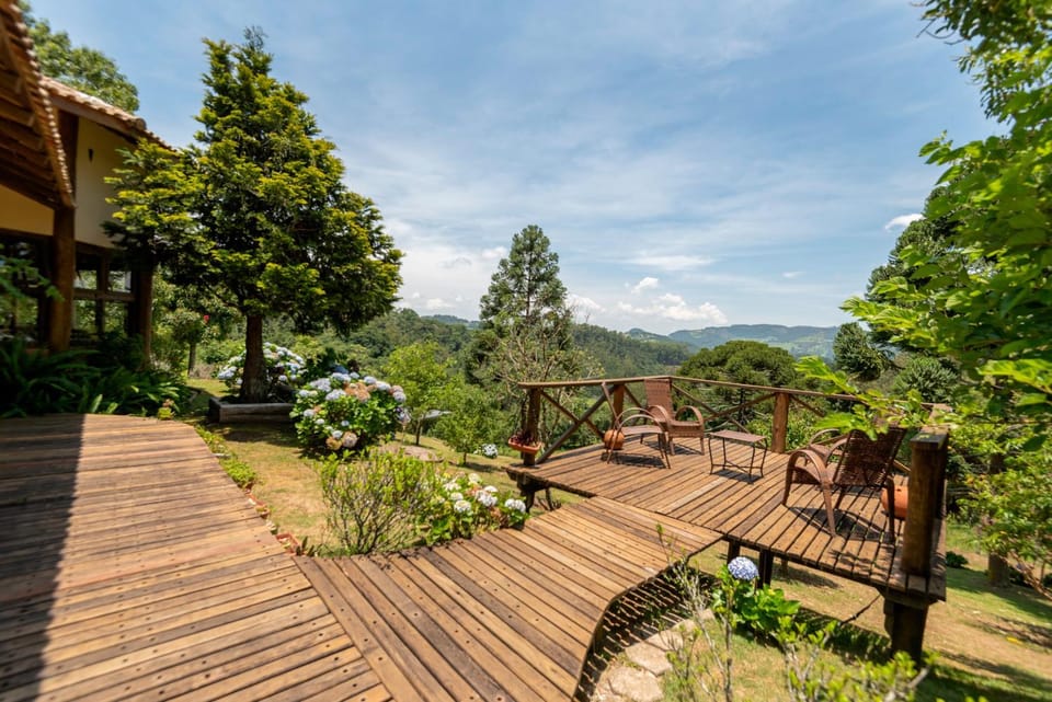Day, Natural landscape, Garden, Evening entertainment, Garden view, Mountain view, sunbed