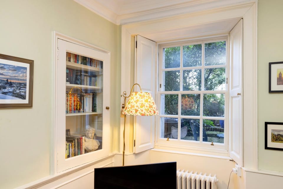 Library, Living room