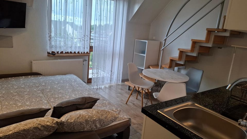 Kitchen or kitchenette, Photo of the whole room