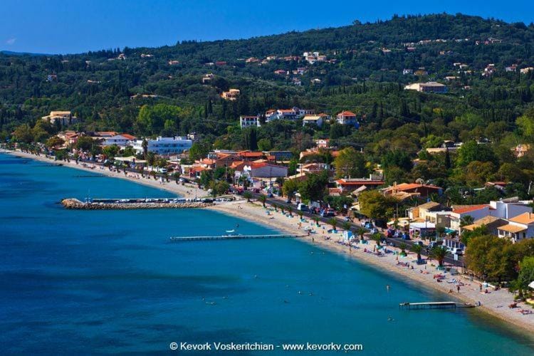 Nearby landmark, Restaurant/places to eat, Neighbourhood, Natural landscape, Beach, Supermarket/grocery shop, Shopping Area