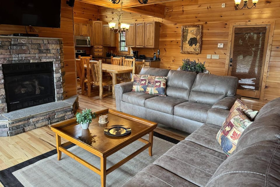 Lakeside and Lovin It House in Sevierville