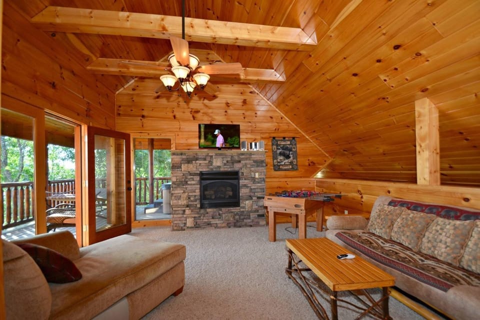Lakeside and Lovin It House in Sevierville
