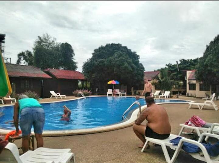 Area and facilities, Swimming pool